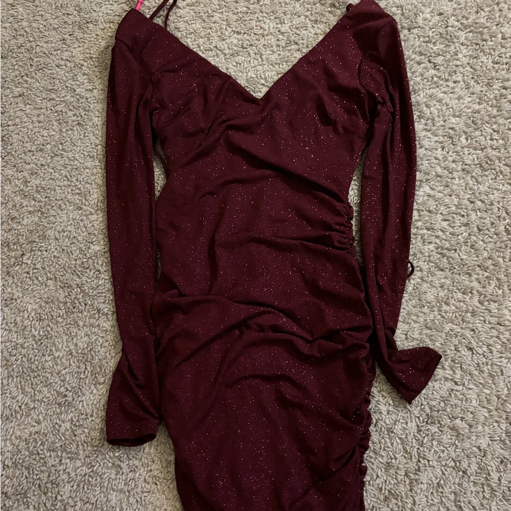 Elegant Burgundy Long Sleeve Dress